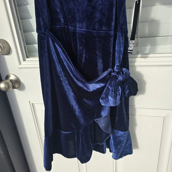Trixxi Juniors' Puff-Sleeve Faux-Wrap Velvet Dress Sz L Women Blue Holiday - Picture 12 of 15